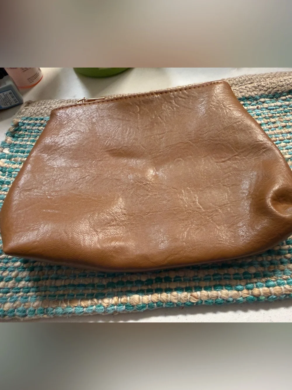 🍁 NEW 🍂 Classic Tan Leather Hobo Shoulder Bag Comes with a sm Wristlet.